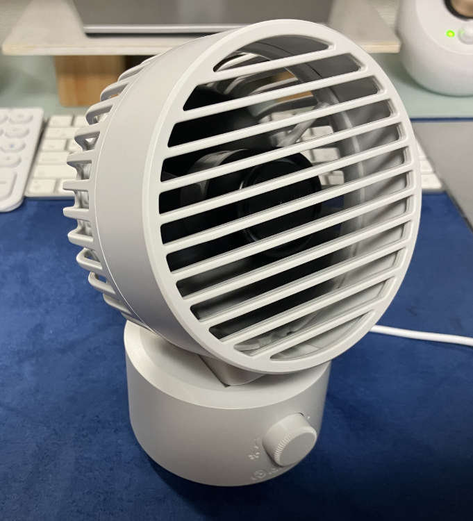 向かって右向き